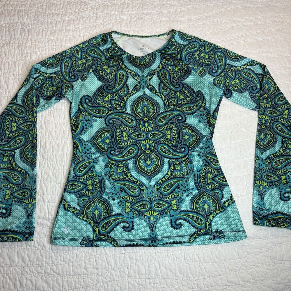 Athleta green paisley long sleeve performance shirt Med travel hiking running